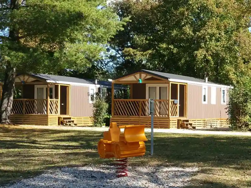 Mobil homes camping proche Villars les Dombes dans l'Ain